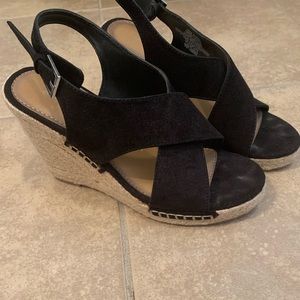 Black wedges